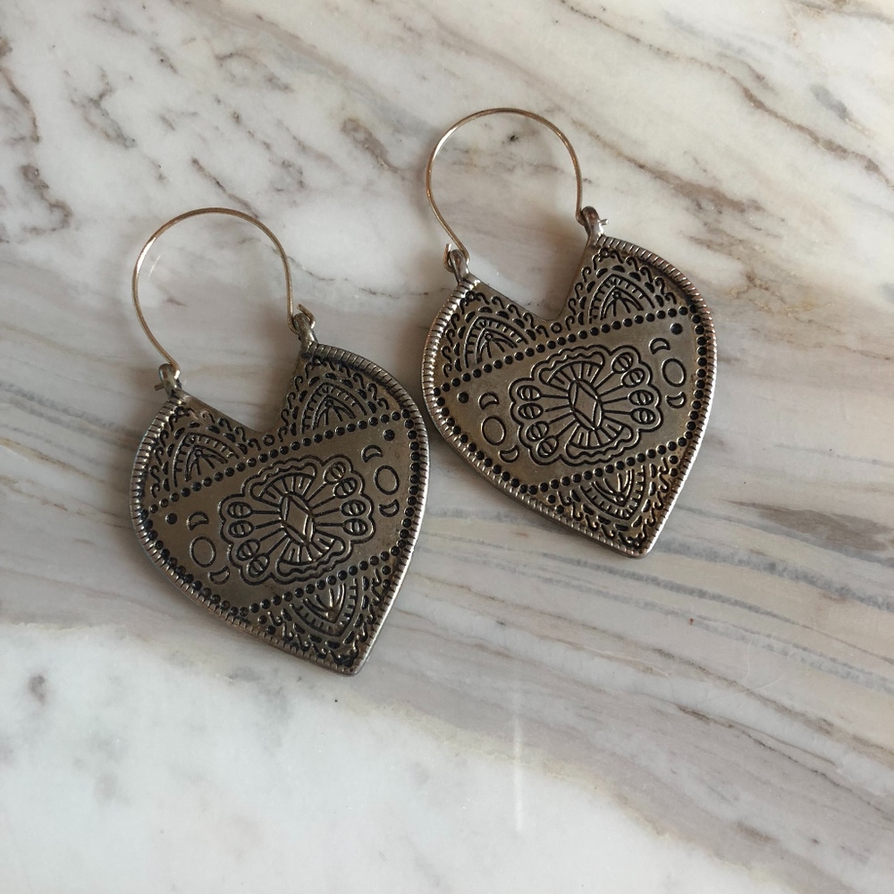 Vintage etched heart earrings